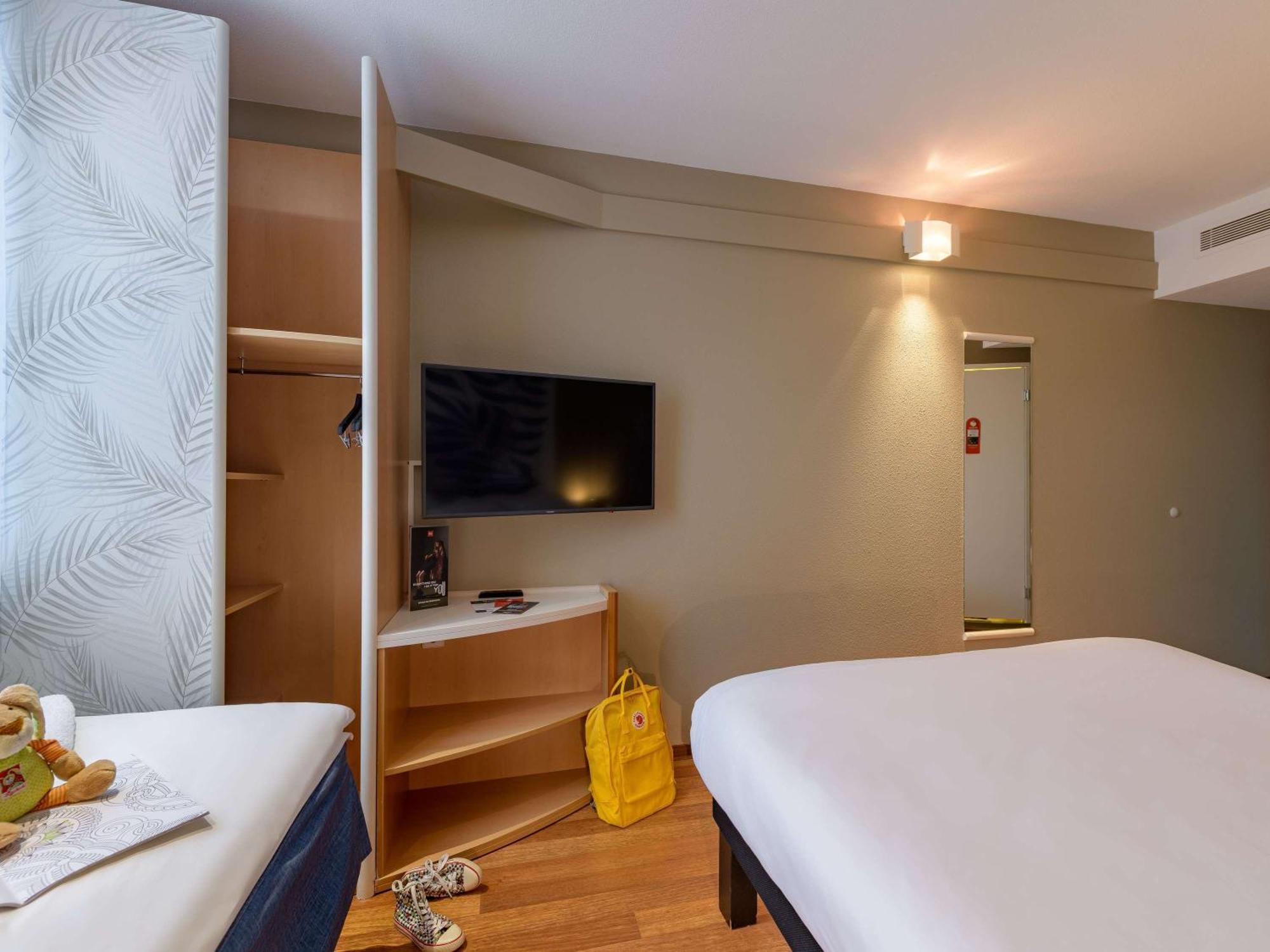 Ibis Hotel 2*