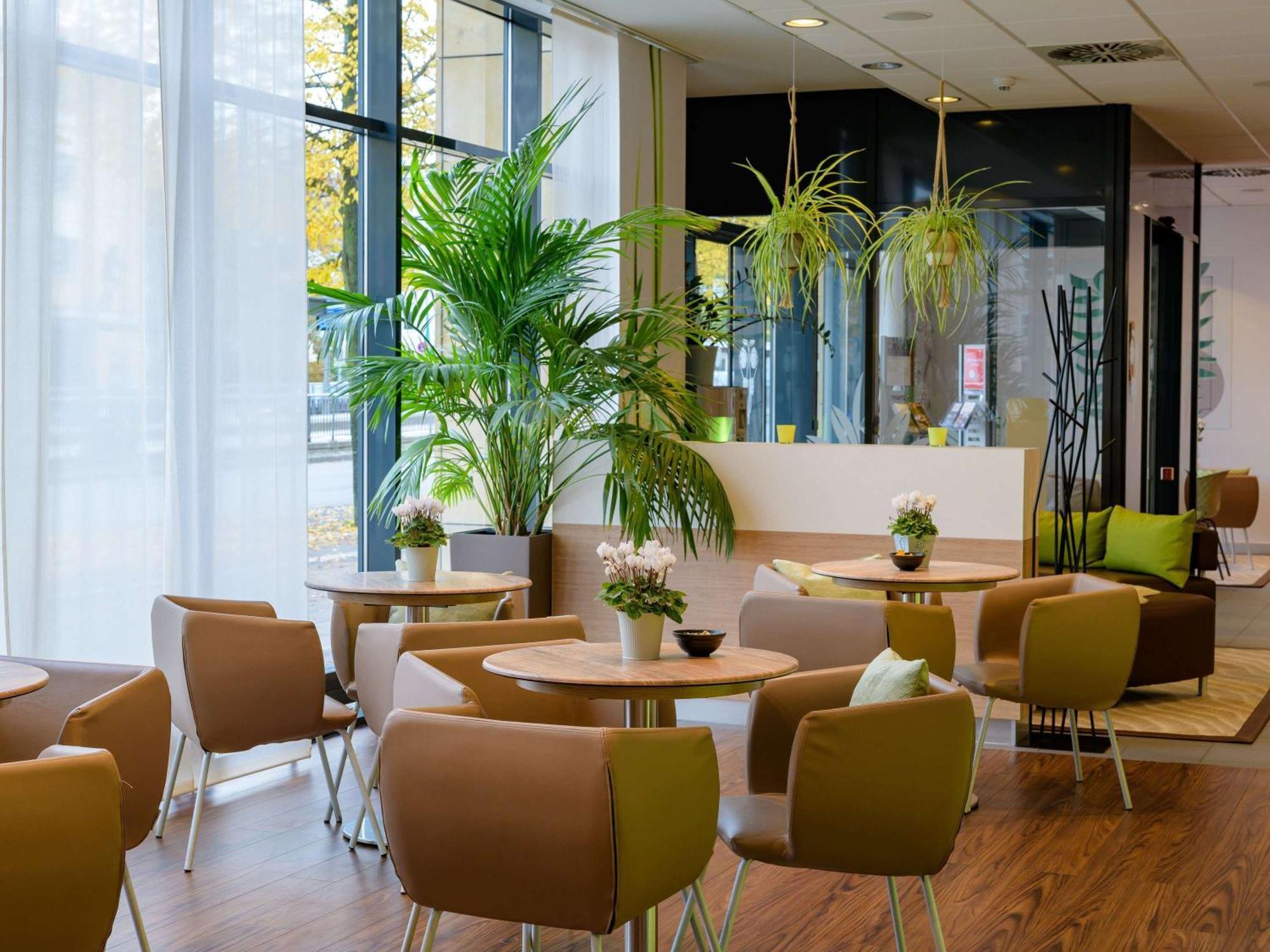 Ibis Hotel 2*