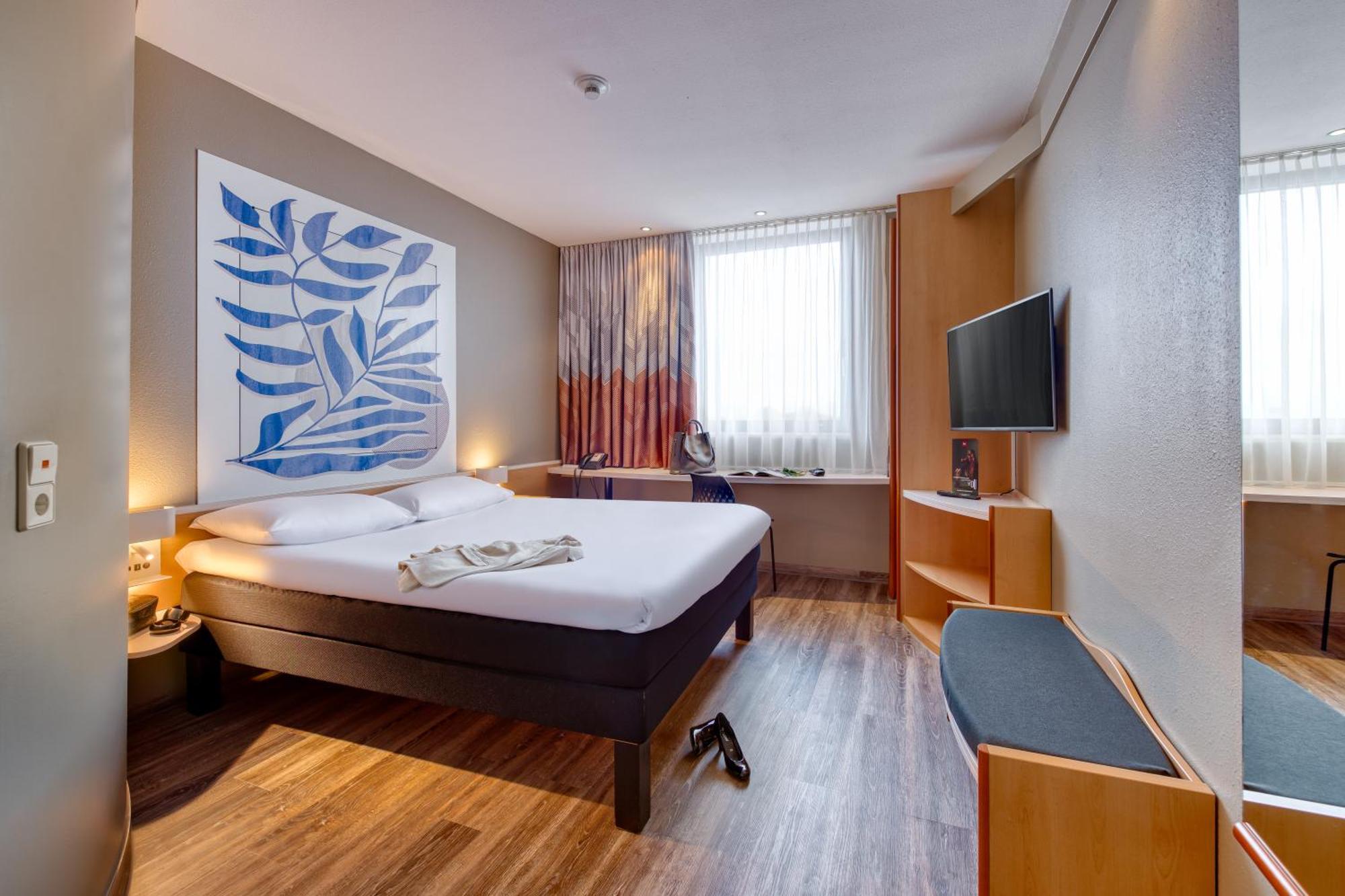 Ibis Hotel 2*