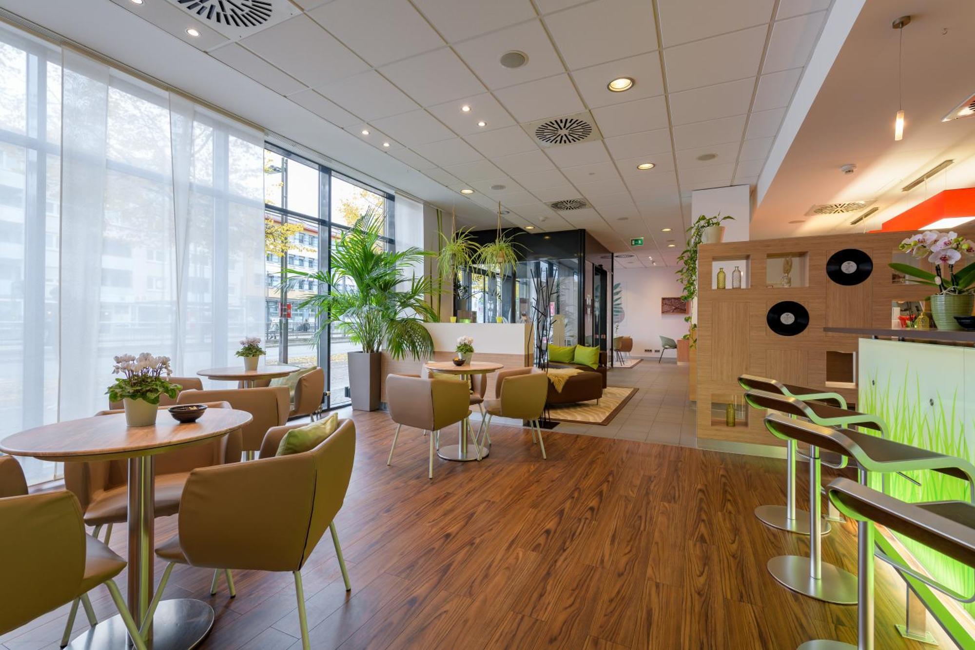 Ibis Hotel 2*