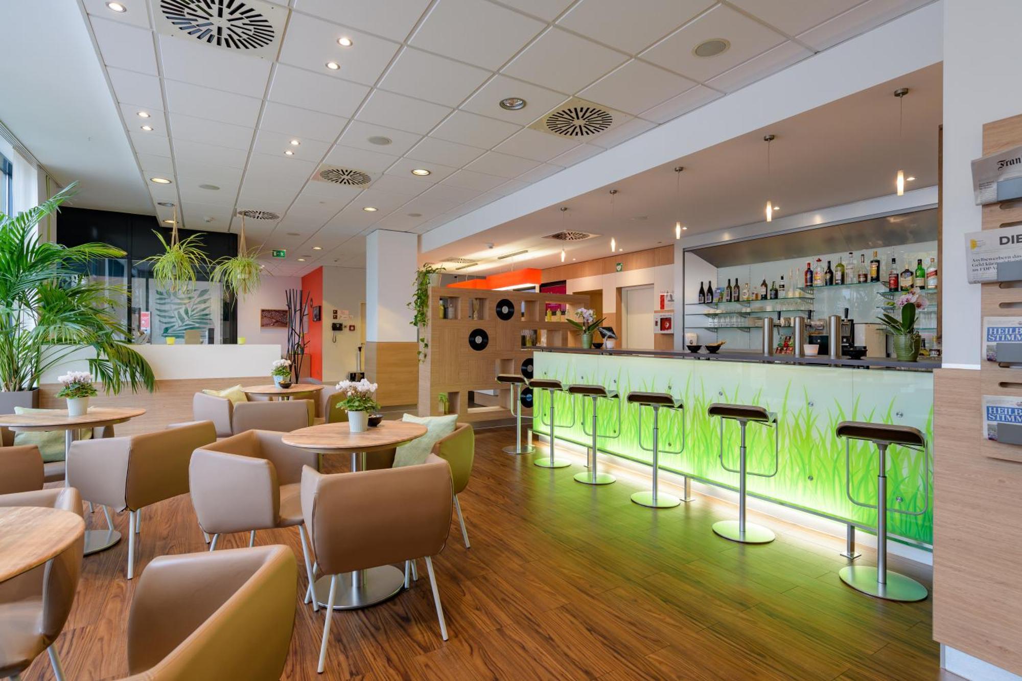 Ibis Hotel 2*